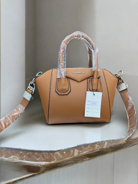 Givenchy torbica
